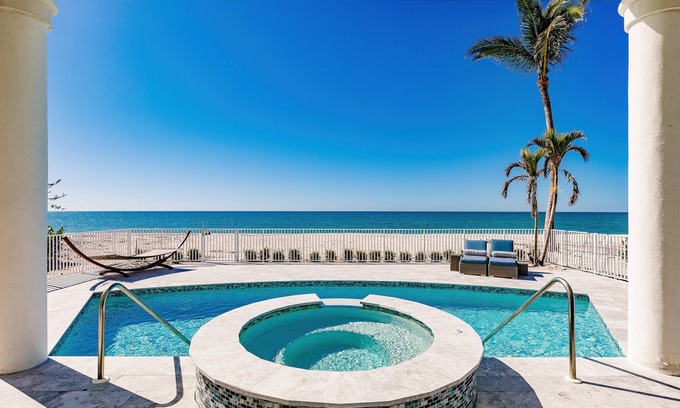 Bonita Springs Casa | Tu propia isla paradisíaca te espera: increíbles puestas de sol