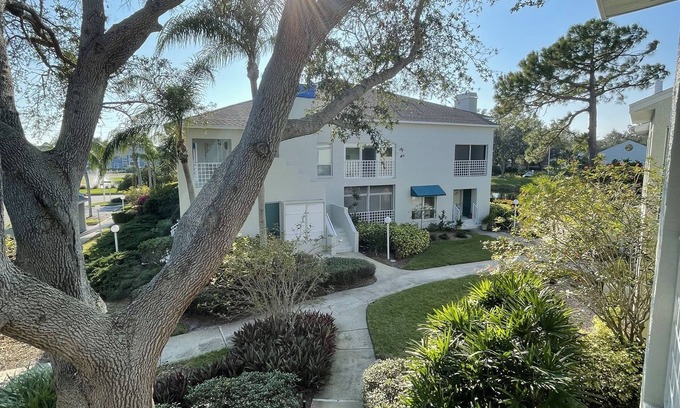 Whitney Beach Condominio | Island Property between Anna Maria and Bradenton Perico Island Holmes Beach