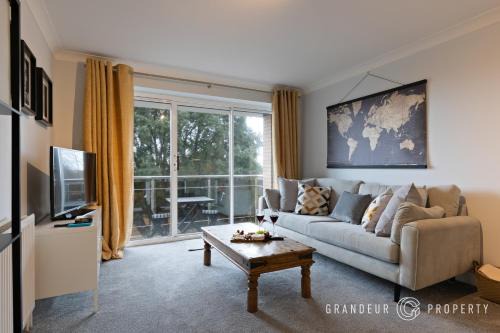 Poole Apartamento | Island Views by Grandeur Property