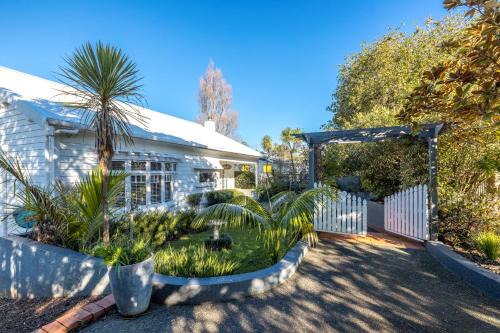 Oneroa Casa | Island Villa- Stay Waiheke