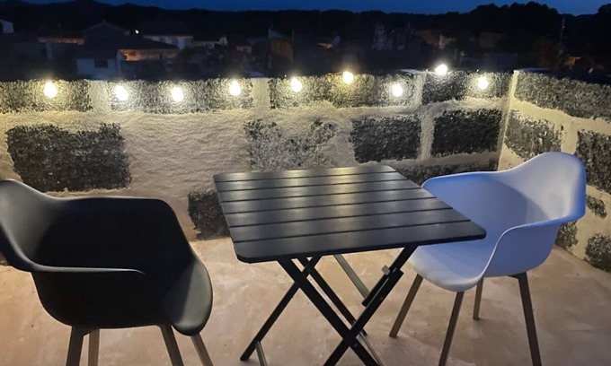 Montfrin Apartamento | Isolite : Chambre Individuelle LA Tour DES Sarrasins