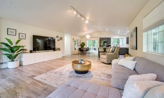 Issaquah Casa | Issaquah Retreat Near Lake Sammamish State Park!