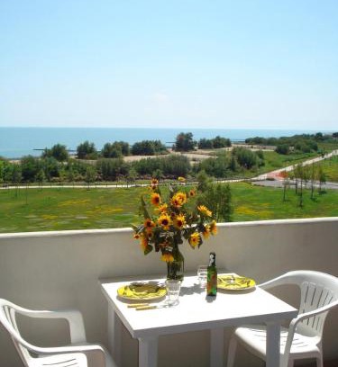 Porto Santa Margherita Apartamento | Welcoming flat with large balcony