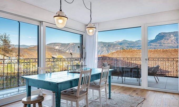 Tramin Apartamento | Apartamento "Eichhof Lavendel" con terraza descubierta privada, jardín compartido y Wi-Fi