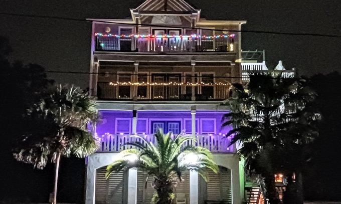 Apalachicola Condominio | Disponible para el fin de semana del Día del Trabajo!