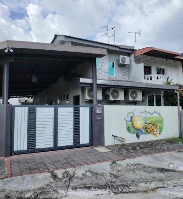 Taman Cempaka Casa | IX HOTEL CEMPAKA 33 - 4 Pax