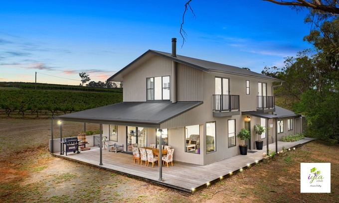 Pokolbin Casa | iyla Estate - Your exclusive Vineyard & Cottage stay @ Pokolbin, Hunter Valley!