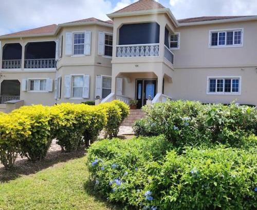 Westbury Villa | J's Oasis