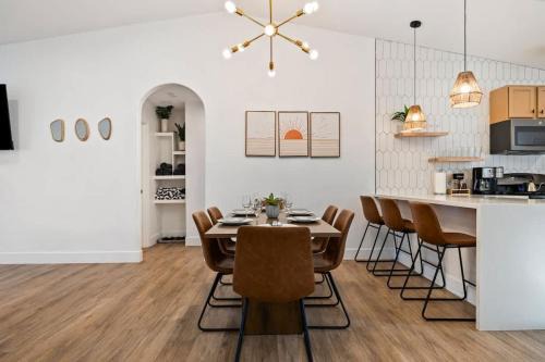 Joshua Tree Casa | J-Tree Bungalow with Large Hot Tub Views Patio