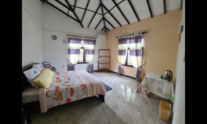 Uswetakeiyawa Cama Y Desayuno | Ja-elas French Touch