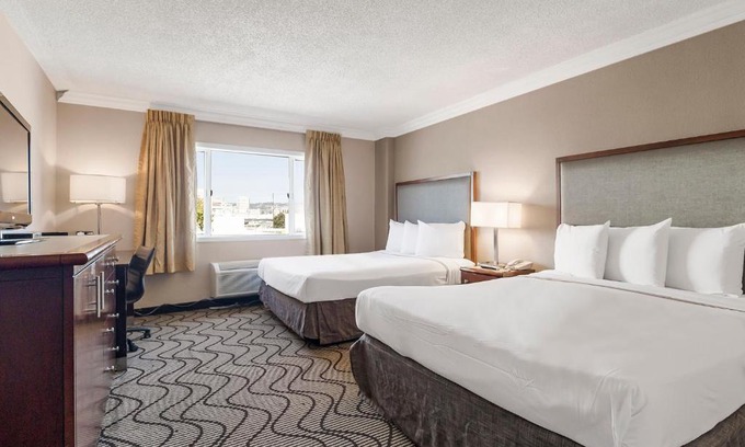 Produce and Waterfront Hotel | Jack London Inn