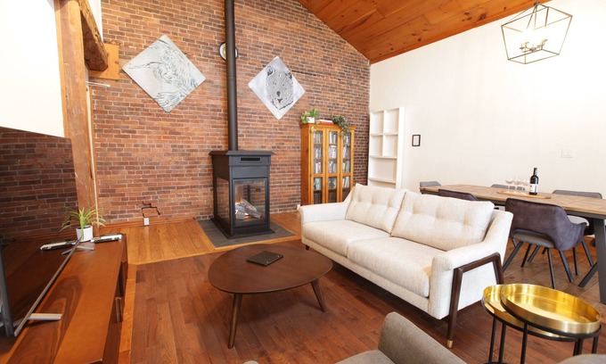 Prince Edward Hotel | Jackson's Falls Country Inn