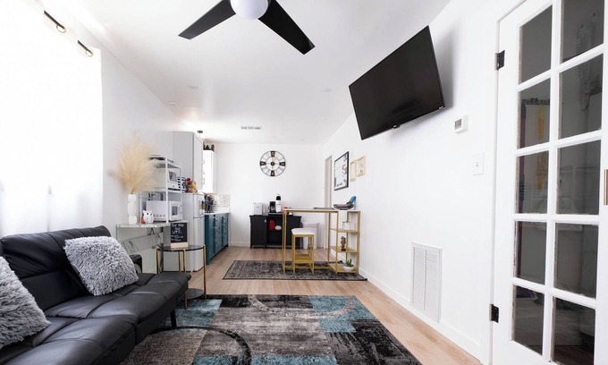 Amarillo Casa | Jackson St Duo. Near I-40, DT, & Rt 66 Historic Dist. Perfect for larger groups