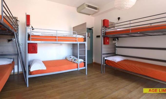 Marina Centro Hostal | Jammin' Hostel & Bar Rimini