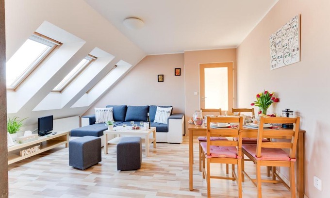 Hostivar Apartamento | Jane's Charming Apartment