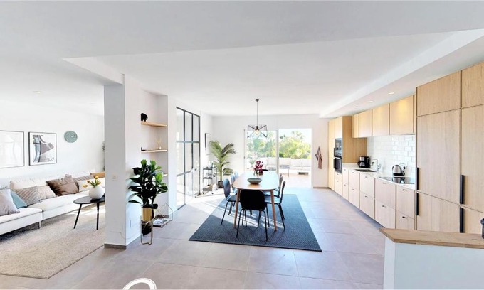 Nueva Andalucia Apartamento | Jardines De Andalucía - EXQUISITE NEWLY RENOVATED