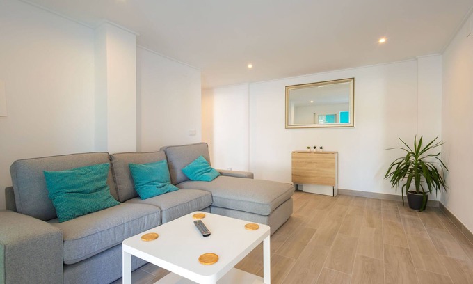 Platja de l'Arenal Apartamento | Javea Apartment 300 metres from sandy beach and many bars/restaurants