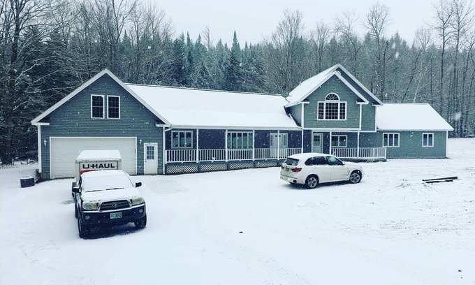Jay Casa | Jay River Front Three Bedroom. 2 miles to Jay Peak