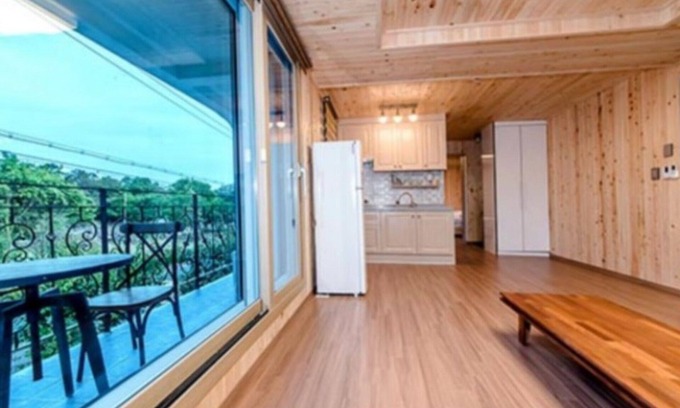 Jocheon Casa | Jeju Dongbackdongsan Pension