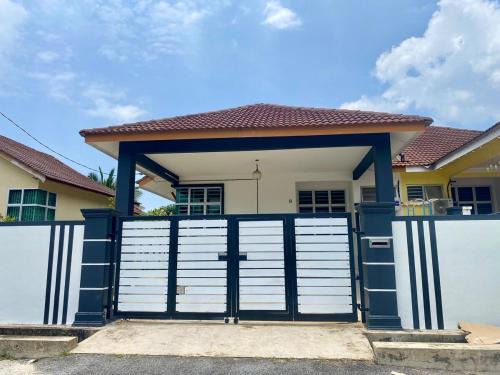 Pelindung Casa | Jenhan Homestay Kuantan - Rumah Semi D