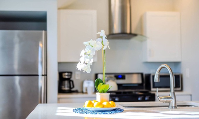 Federal Hill Apartamento | Jennifer’s Getaway: Stunning Views & Private Deck
