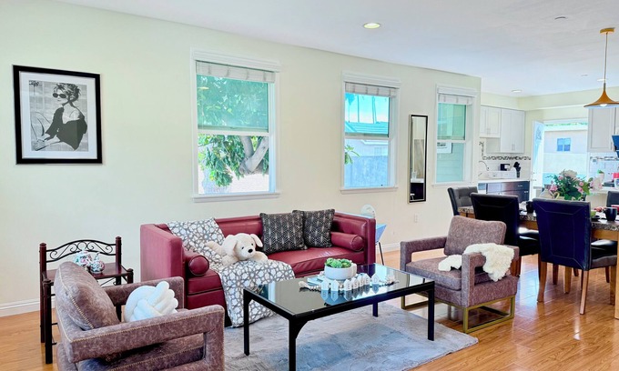 Mid Central Casa | Jie's choice 3b Cottage on Meridith