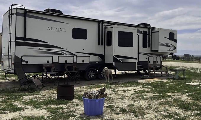 Riverton Casa | JMA Alpine Inn