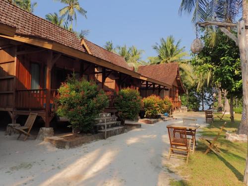 Karimunjava Cabina | JN Cottage dan Camping Ground