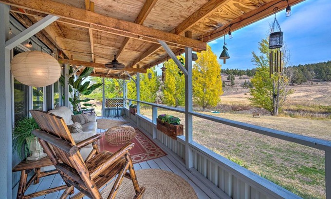 John Day Casa | John Day Lakehouse with a Great Outdoor Space!