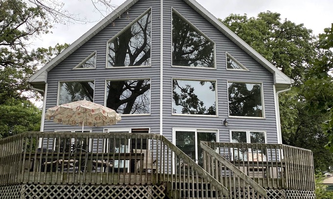 Lake Koshkonong Cabina | Join us on the sandy shores of lake Koshkonong for an escape from the city