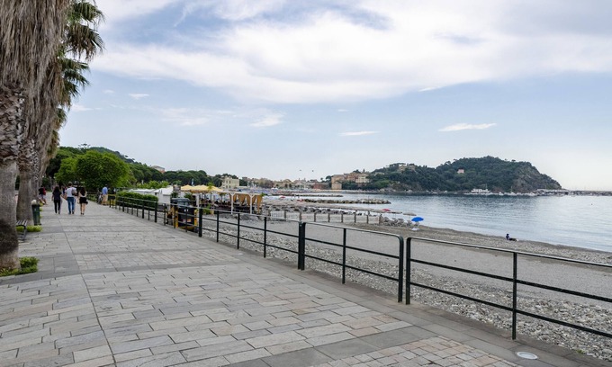 Sestri Levante Apartamento | JOIVY Apt For 6, W/Terrace Near Beach In Sestri Levante