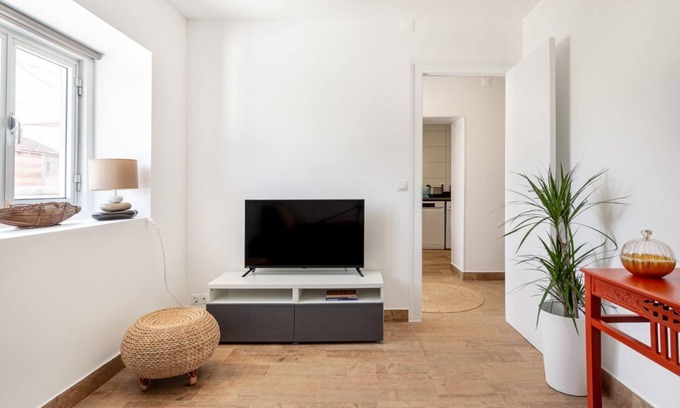 Varzea de Sintra Casa | JOIVY Quaint house with Patio
