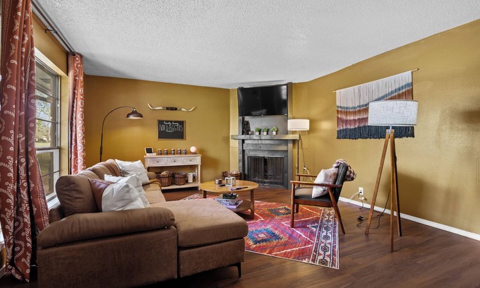 Tulsa Casa | Joplin Avenue Junction: Two Bedroom Duplex