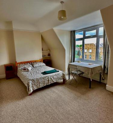 Mortlake Casa | Joseph's Friends - Cozy and bright rooms In Richmond