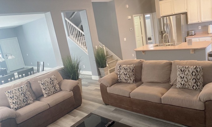 Spring Valley Casa | Joyful 5 Bed/3 Bath Home near Summerlin
