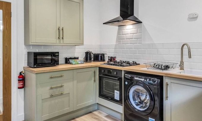 Dudley Casa | JRR Stays - West Midlands - Dudley