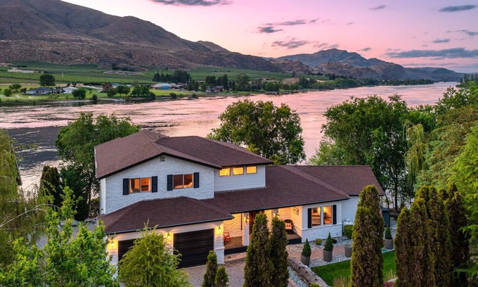 Orondo Casa | Juniper Hill Columbia River w/Hot Tub & Swim Spa