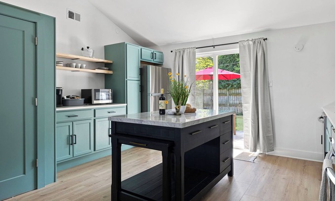 Lakeside Casa | Juniper Presents: The Calista, A Newly Renovated Retreat near Beaches