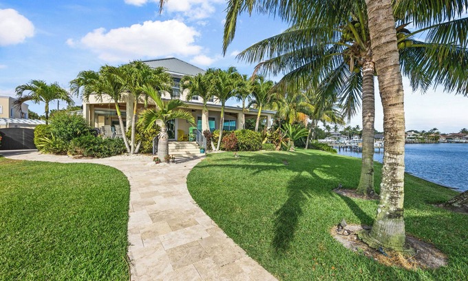 Jupiter Casa | Jupiter Compound On The River