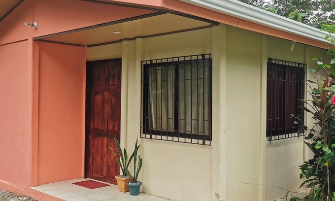 Cahuita Casa | A tan solo 4 min de la Playa y Parque Nacional de Cahuita! Casa familiar.