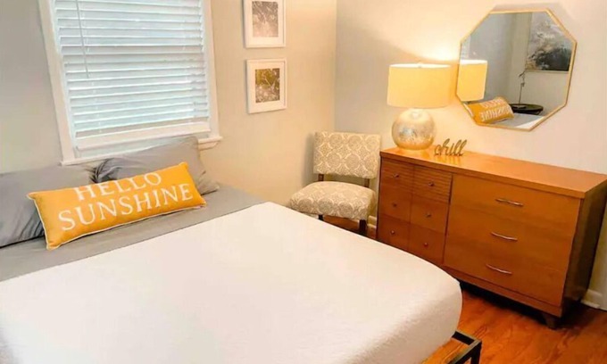 Springfield Casa | Just steps to Wonders of Wildlife, Bass Pro - The Sunshine House!