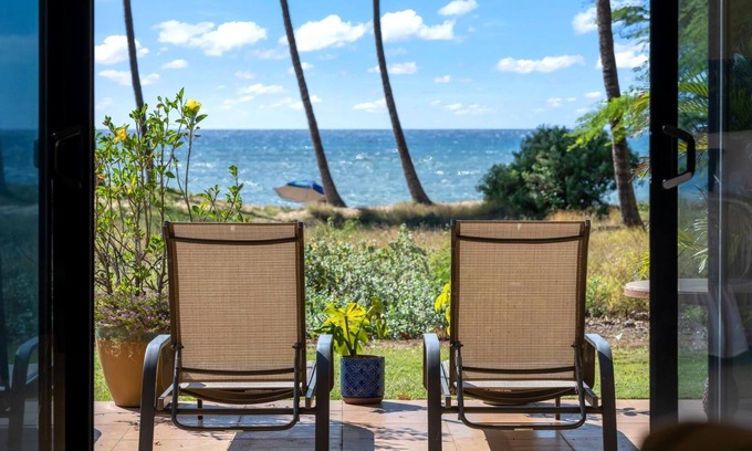 Kihei Casa | K B M Resorts: Maui Hale-1470, Beach Front House, 3 Bedroom, On the Sand, Sleeps 10+, Perfect for Families, L'occitane, Privacy, Includes Rental Car!