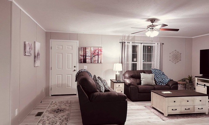 Laketon Casa | K & M Suite is a brand-new home in a peaceful, quiet neighborhood.