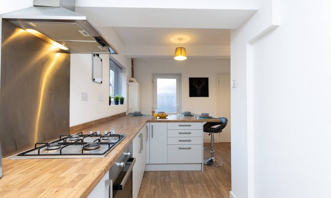 Newark upon Trent Casa | K Suites - Unique 4 bed House w/ free parking