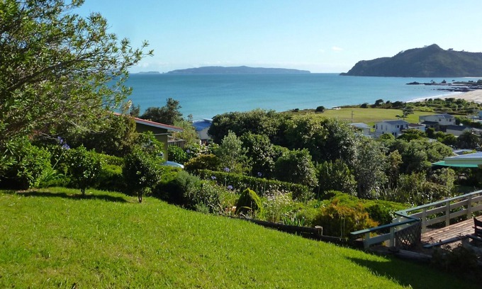 Rings Beach Cabaña | K West - Kuaotunu Holiday Home