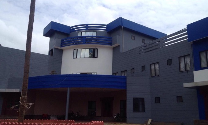 Irinjalakuda Hotel | Kallada Golden Hotel