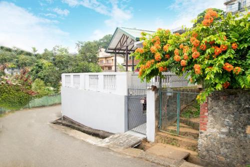 Kandy Cama Y Desayuno | Kandy Hemantha Resort