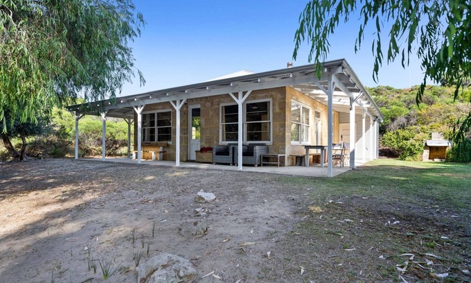 Dawesville Casa | Kangaroo Cottage – Beachside Escape in Dawesville