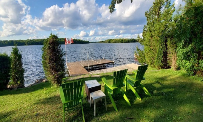 Gannon Village Cabaña | Kawartha Lakehouse - Private resort