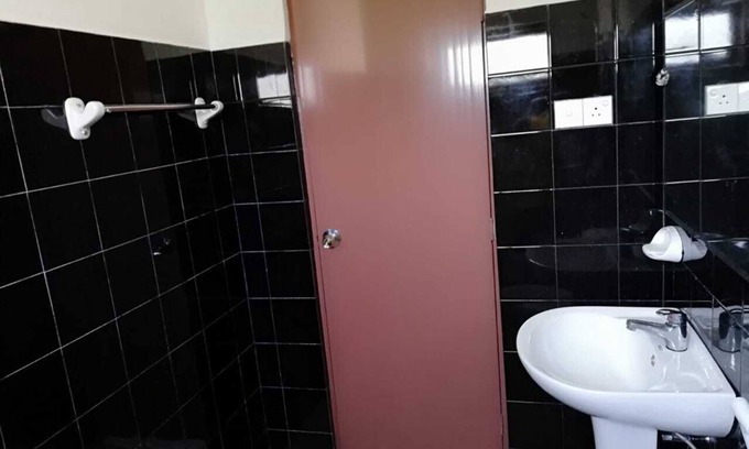 Sri Jayawardenepura Kotte Villa | Villa Kawthar (1er piso con A / C)